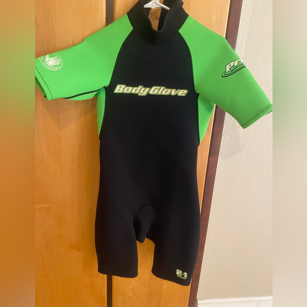 Body Glove wetsuit- Black and Green